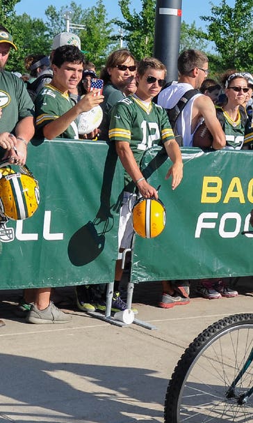 Lacy leads the way as Packers break out pads at camp